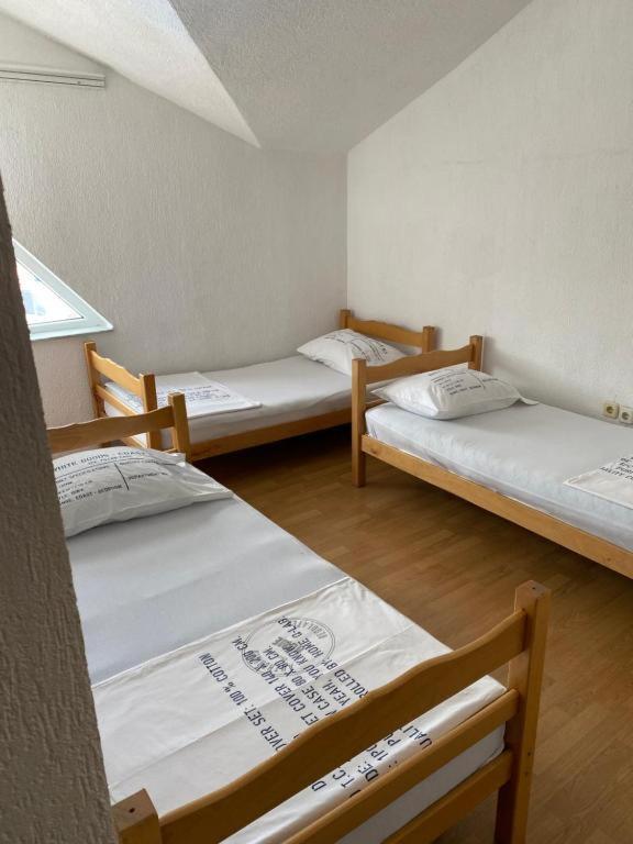 Hostel Heimli Pristina Eksteriør billede